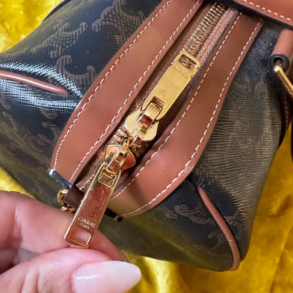 MEDIUM TRAVEL BAG IN TRIOMPHE CANVAS AND CALFSKIN - Picture 12 of 16